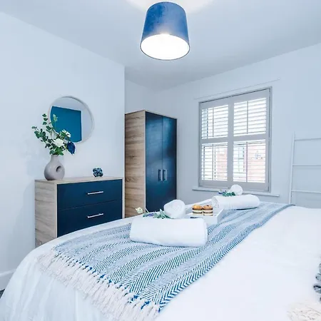 Stylish City-Centre Home: Chester Comfort for 6 Exterior photo