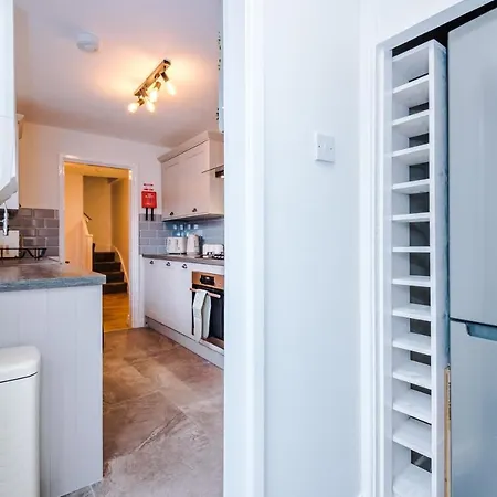 Stylish City-Centre Home: Chester Comfort for 6 Exterior photo