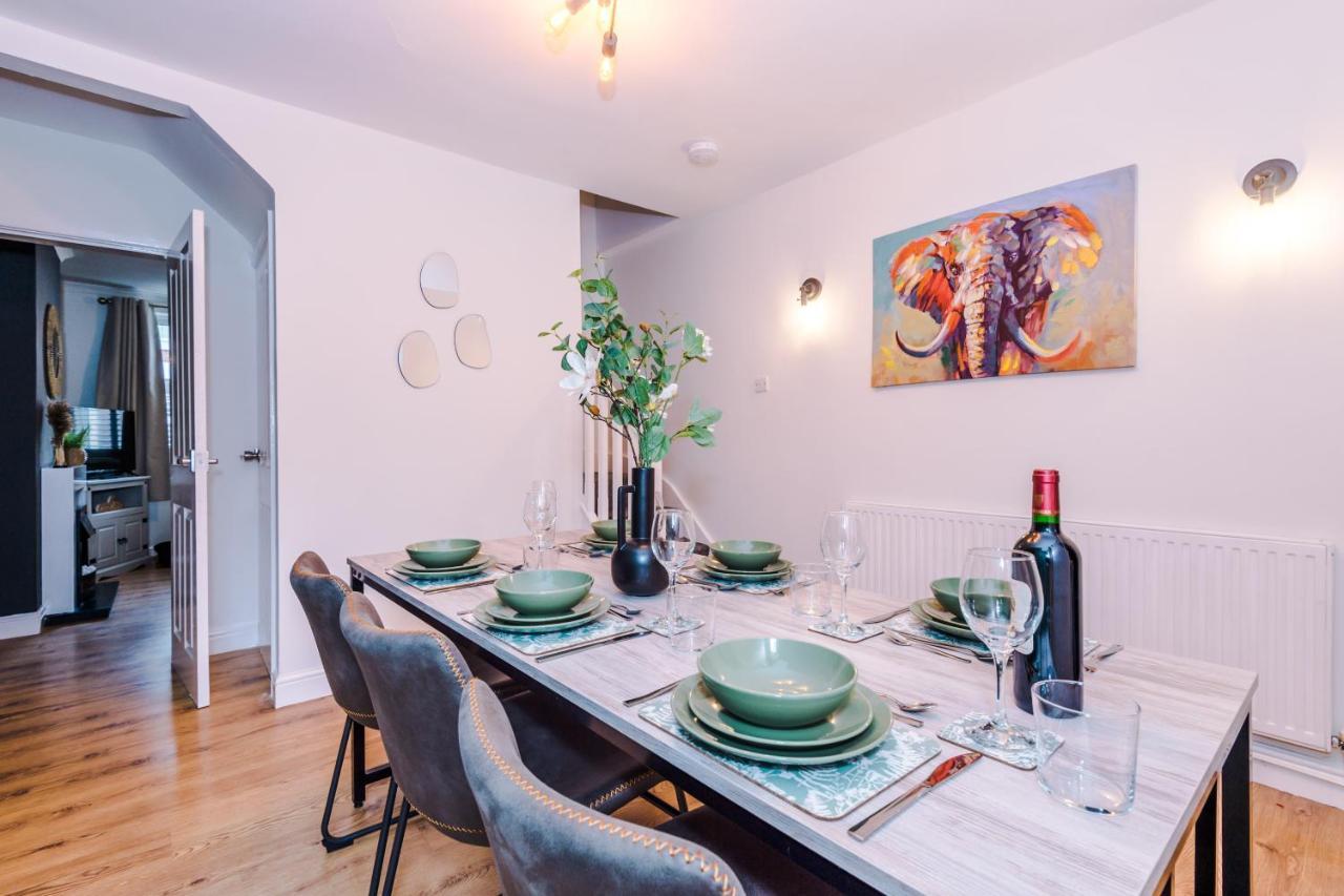 Stylish City-centre Home: Comfort For 6 *