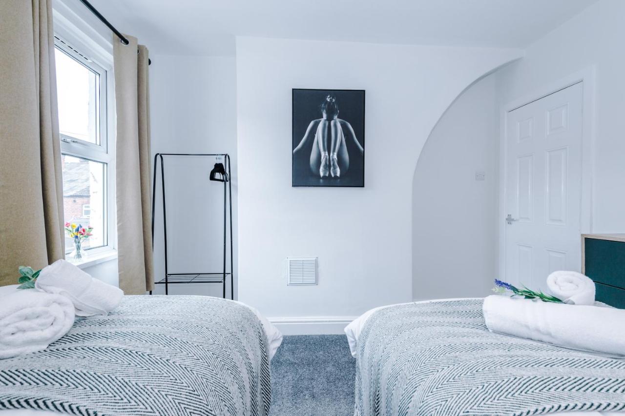 Stylish City-centre Home: Comfort For 6 * Chester