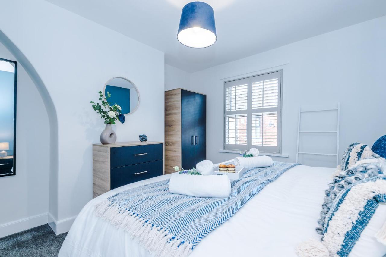 Stylish City-centre Home: Comfort For 6 Holiday home Chester
